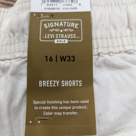 NWT Levi Strauss Simply Stretch Women's Short - Picture 3 of 4